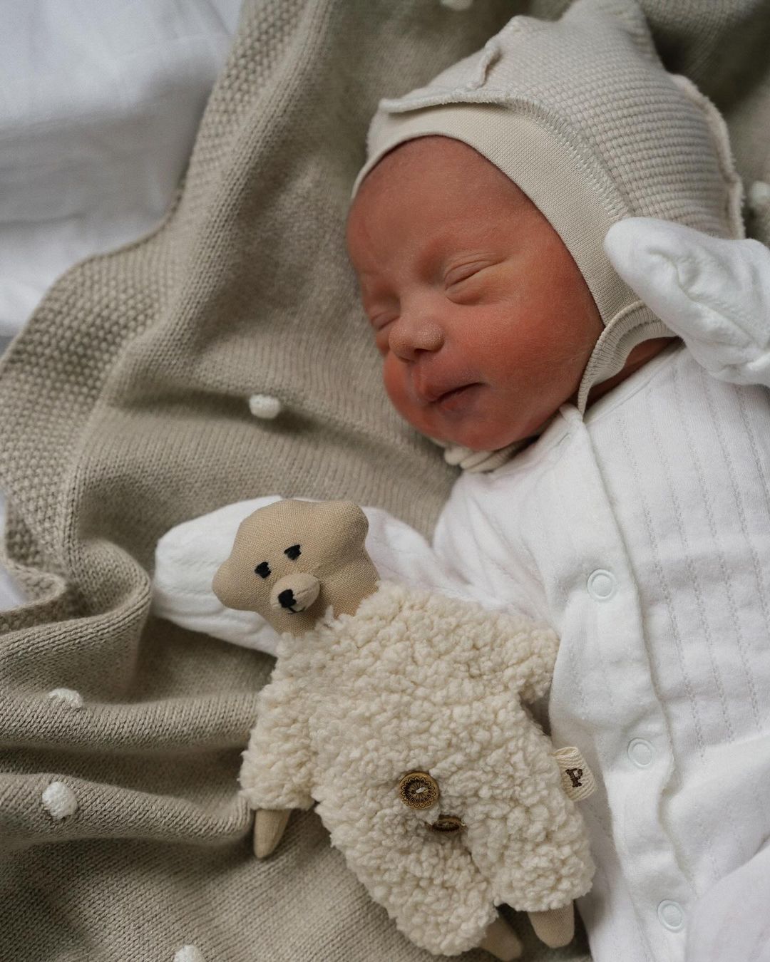 Украинская блогерша-миллионница Саша Бо в третий раз стала мамой: трогательные фото