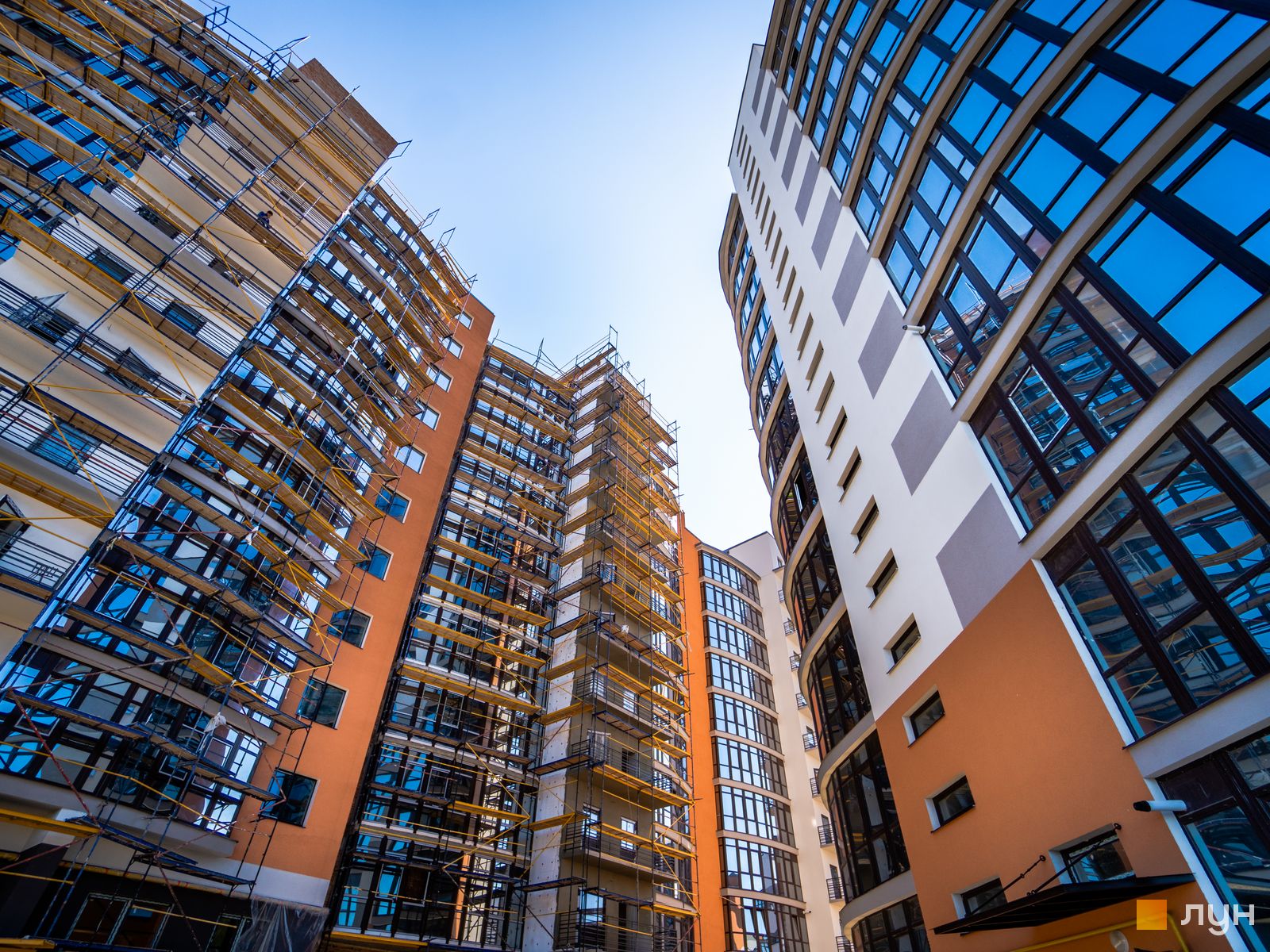 Ціни ростуть, розстрочки повертаються: що відбувається на ринку новобудов України