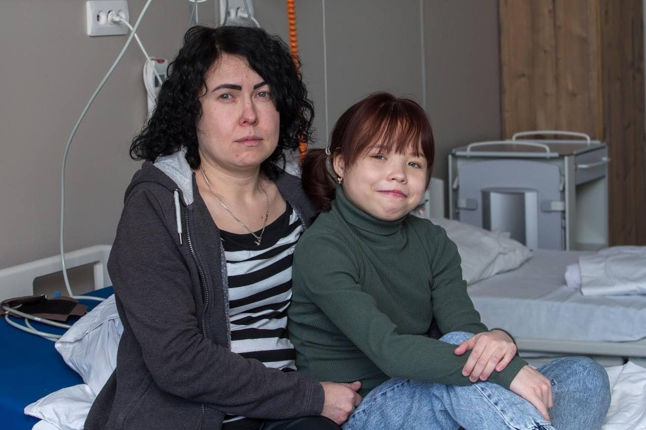 10 років життя - у лікарні. Медики врятували маленьку Владу, в якої відмовили нирки (фото)