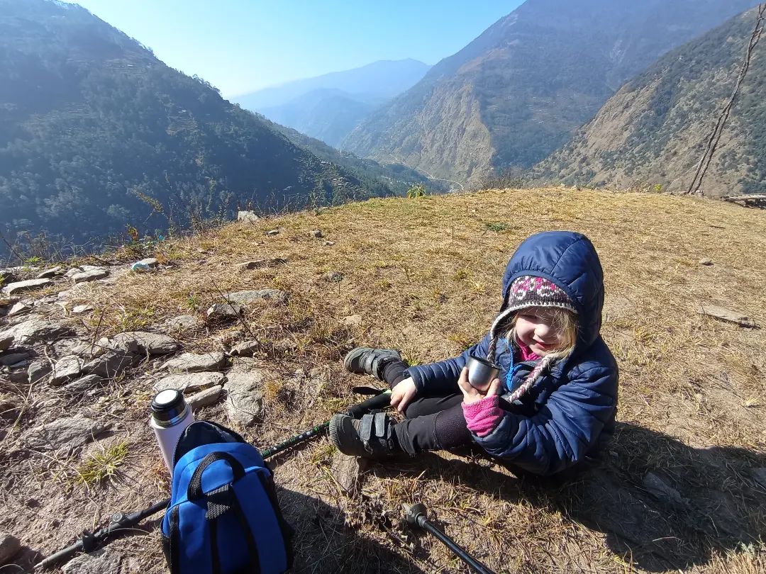 Four-year-old girl conquered Everest without help - Photos