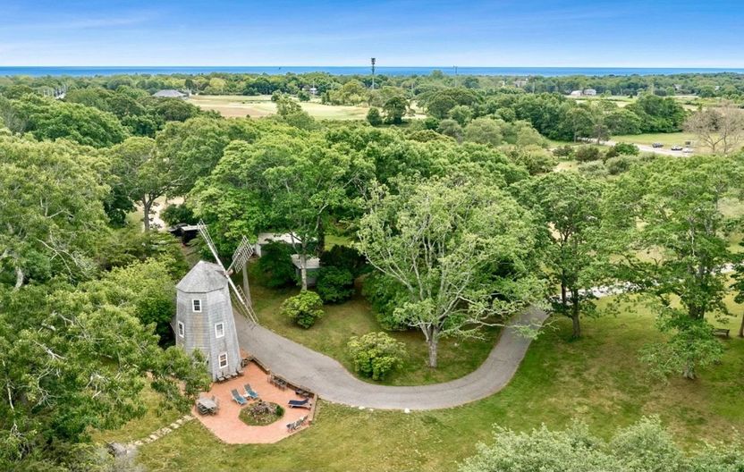 Будинок, де жила Мерилін Монро з коханцем, не можуть продати вже 10 років. Дивіться, що з ним не так