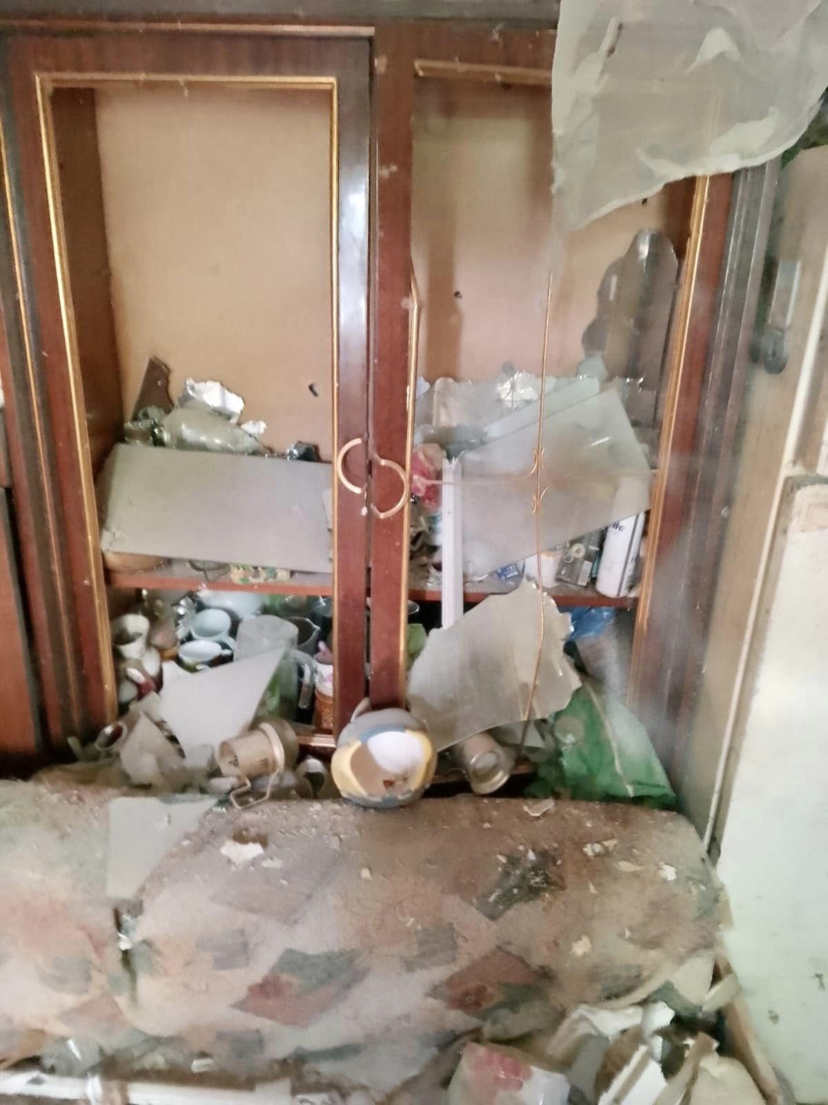 Лежала нерухома серед уламків: у Києві дивом врятували Настю після атаки РФ на її дім