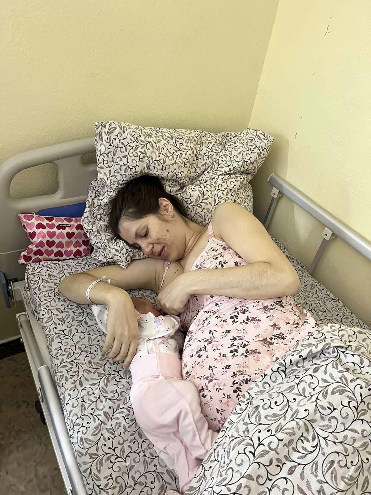 Багато дівчаток! Скільки дітей народилось у Києві в перший день 2024 року (фото)