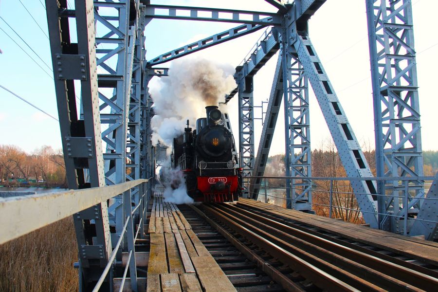 Ретро-поездом по живописному Подолью. Как посетить самую длинную узкоколейку Европы в январе