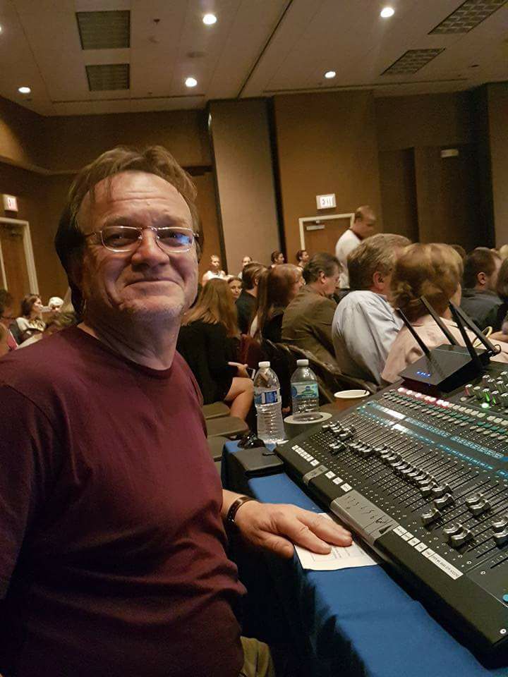 Умер один из организаторов первого фестиваля "Червона рута" Богдан Стефура