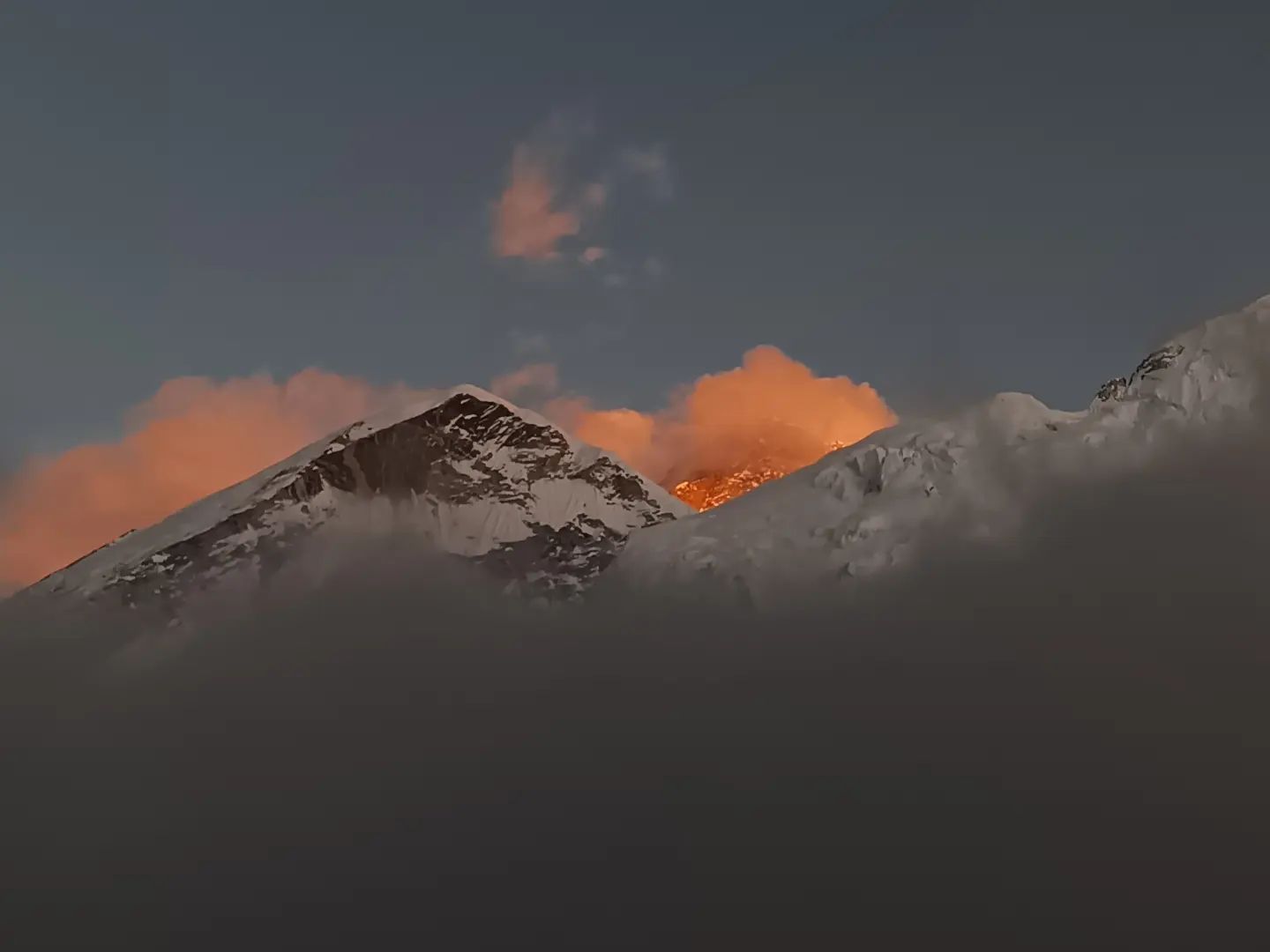 Four-year-old girl conquered Everest without help - Photos