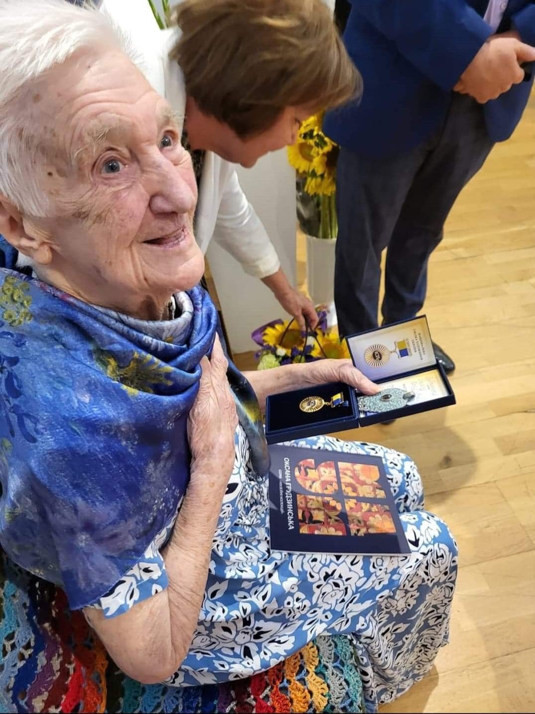 Пішла з життя художниця, яка створила панно на станції метро Хрещатик