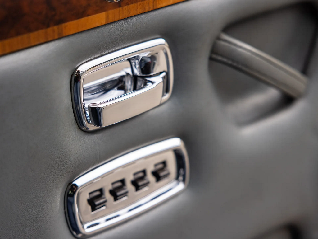 Данилко продає унікальний Rolls-Royce. Стало відомо, куди підуть гроші