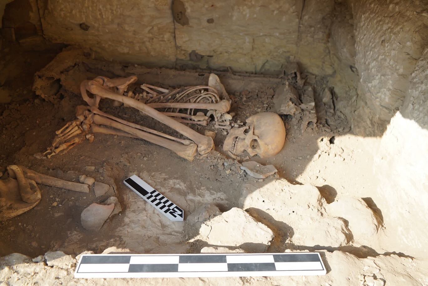 Погребальные маски, амулеты и статуи богов: археолог показал новые находки в Египте (фото)