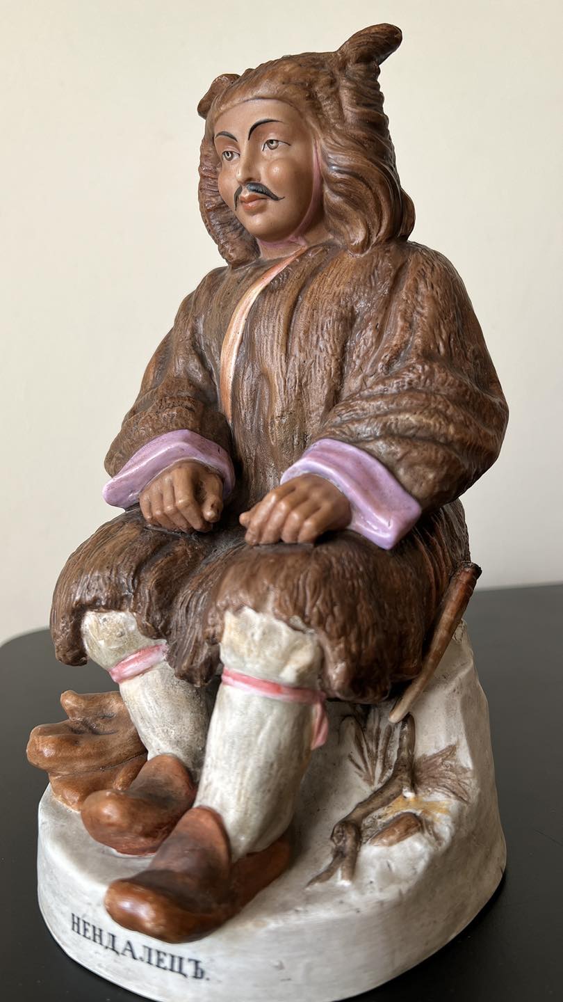 Из Украины пытались вывезти редкие фарфоровые реликвии XIX века (фото)