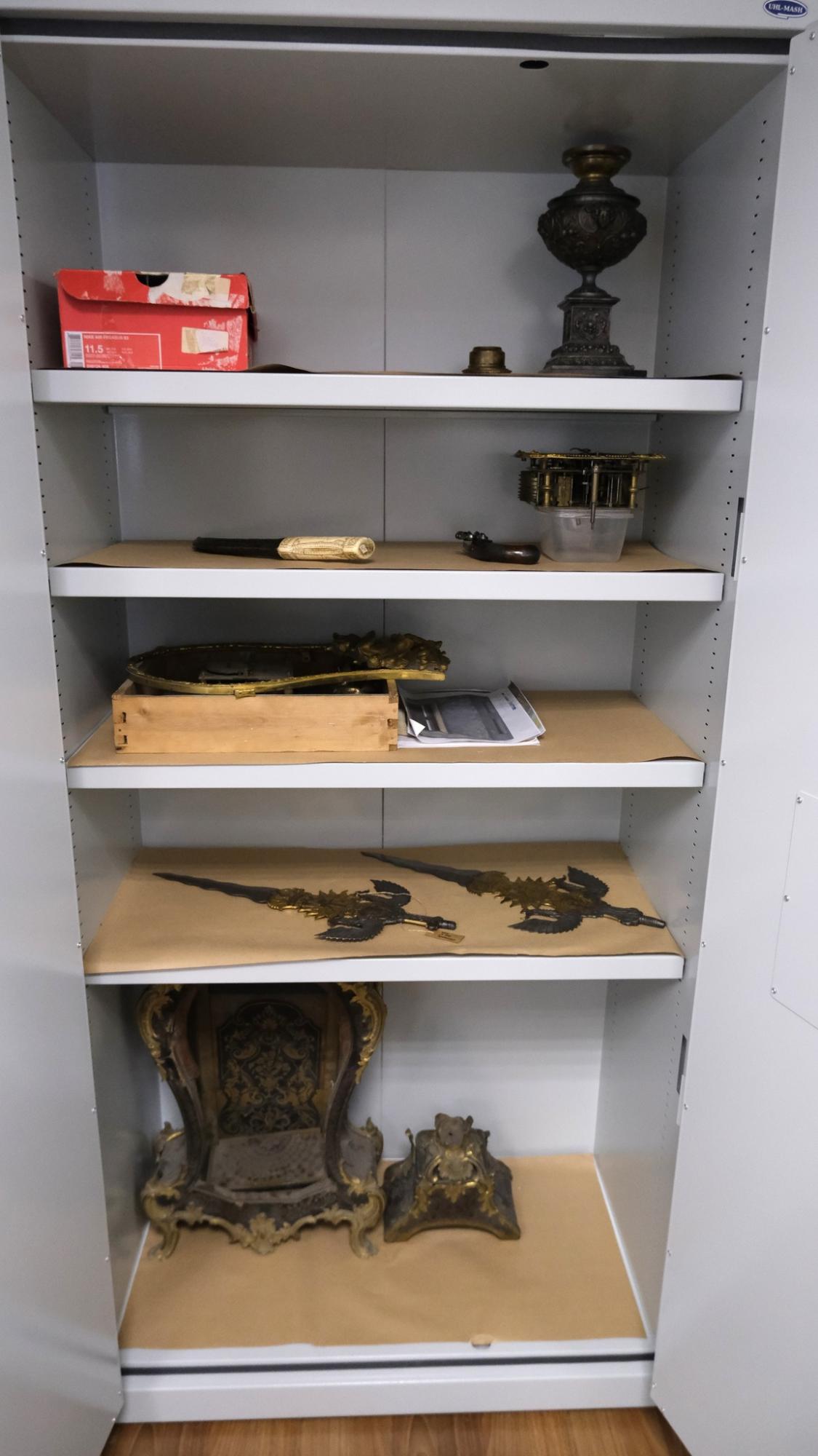 Национальный музей истории Украины показал, как во время войны хранит ценные экспонаты (фото)