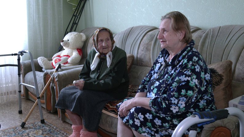 &quot;Пережила Сталина, переживу и Путина&quot;: история 102-летней украинки, которая до сих пор читает без очков