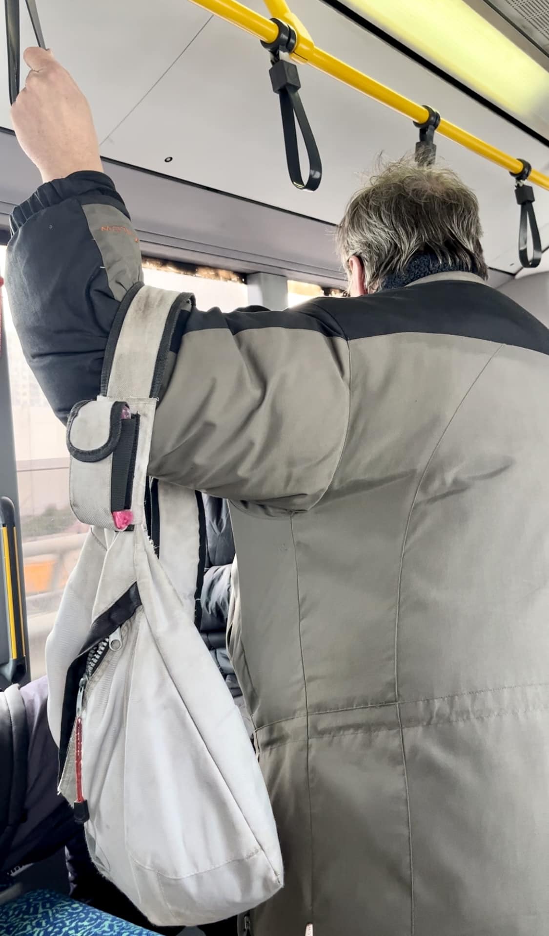 В Києві в одному з автобусів помітили контролера-афериста: подробиці скандалу