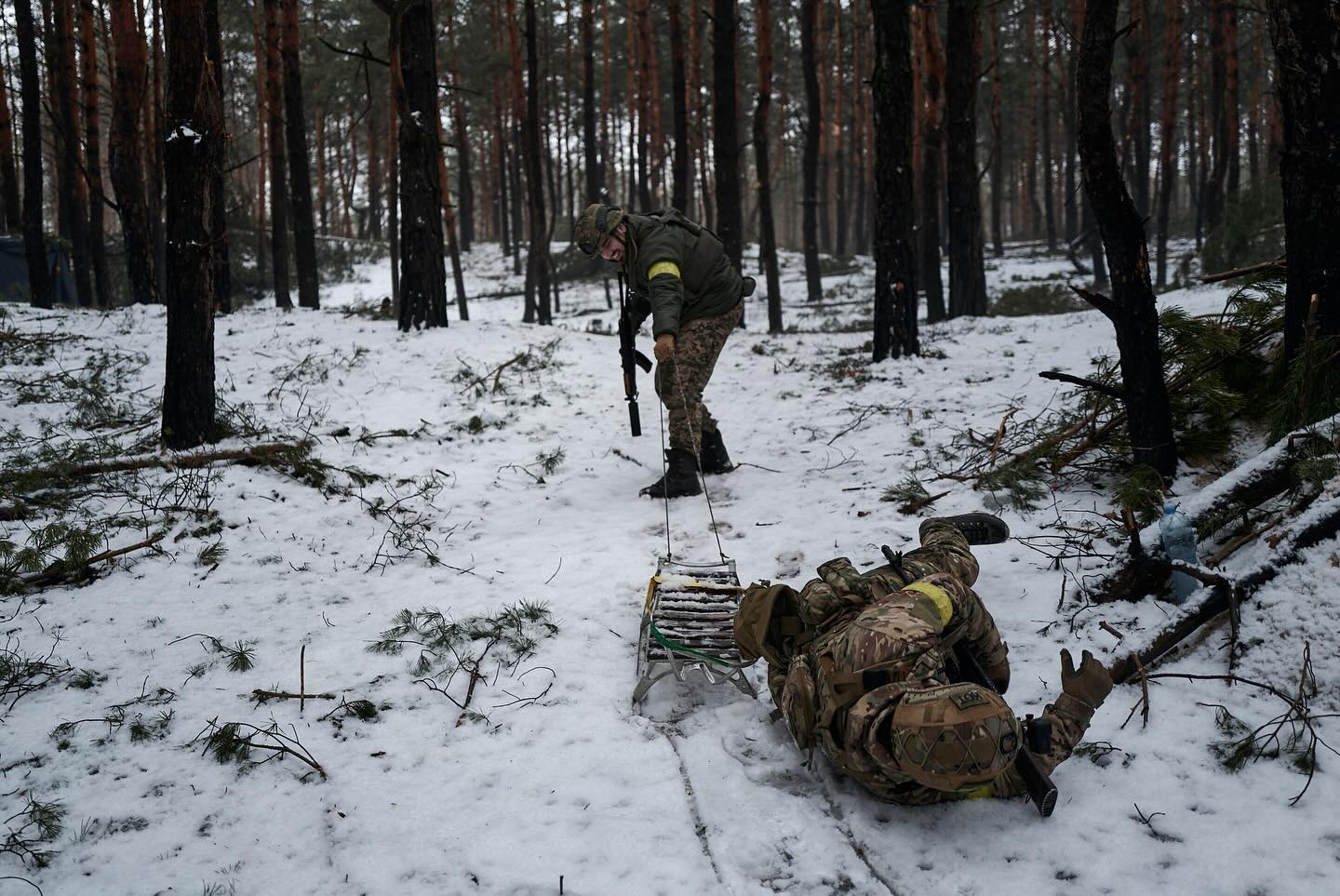 &quot;Щастя бачити їхні посмішки&quot;. Мережу розчулили фото розваг наших розвідників на фронті