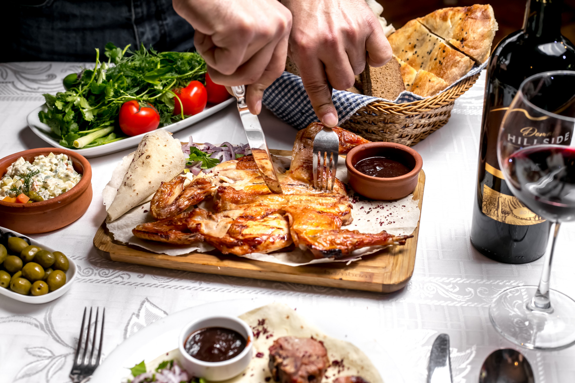 Соковите м’ясо на Великдень: поради кухарів, які знають секрети