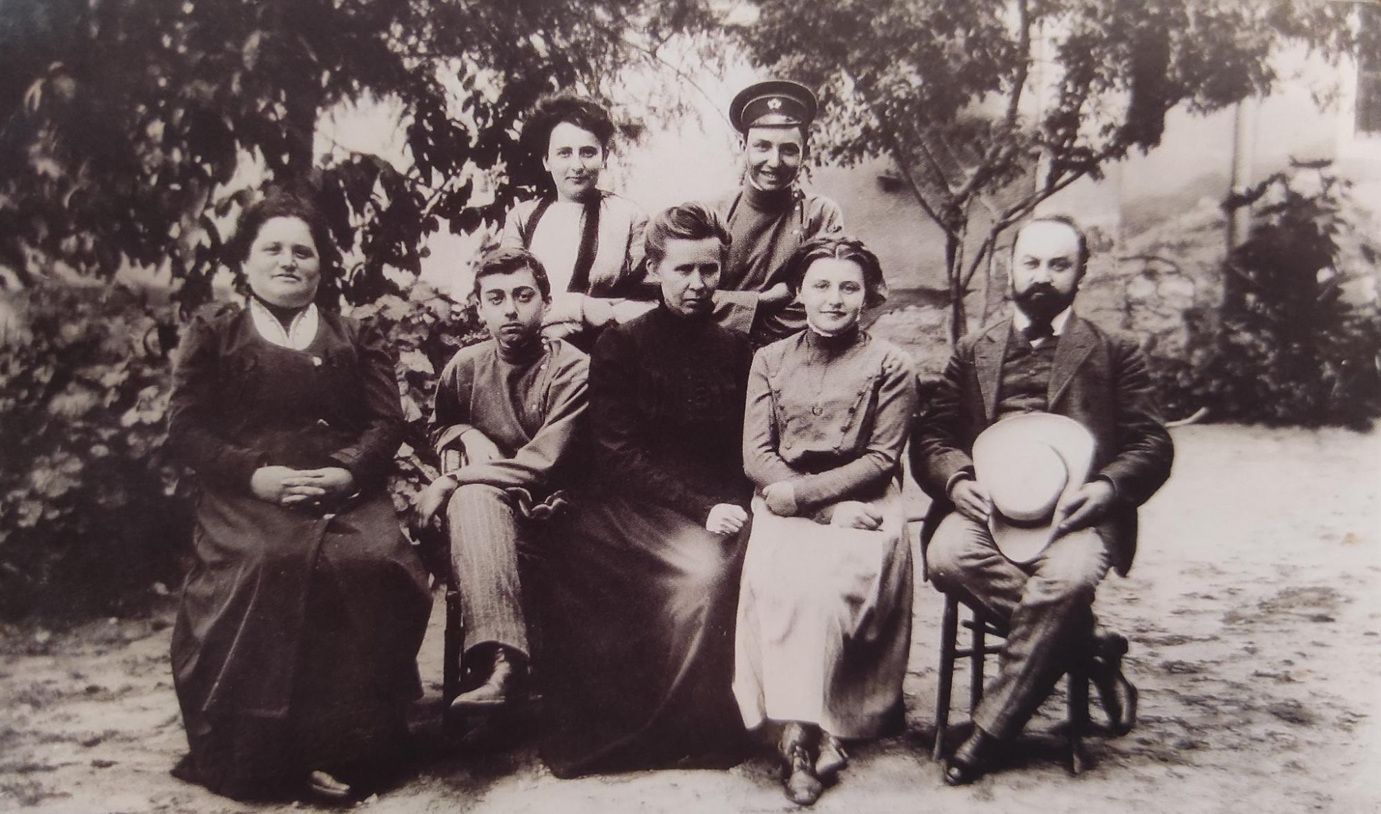 Леся Українка &quot;ожила&quot; на зображеннях, створених за допомогою ШІ: фото