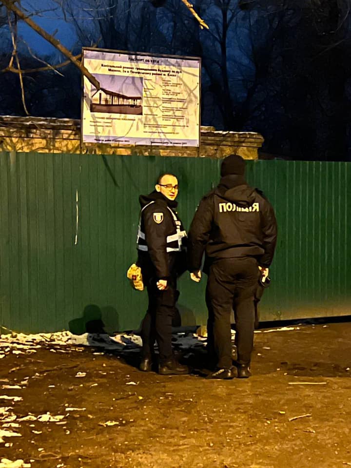 В Киеве под видом ремонта разбирают фундамент дворца ХVIII века (фото)