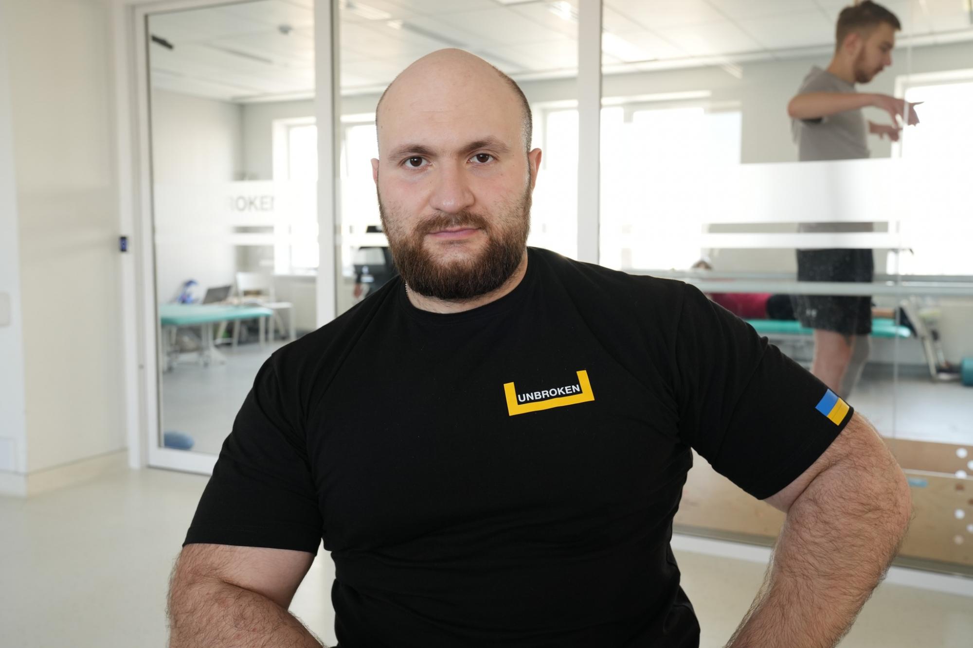 Треть жизни на войне. История защитника, даже после потери ноги планирует вернуться на фронт