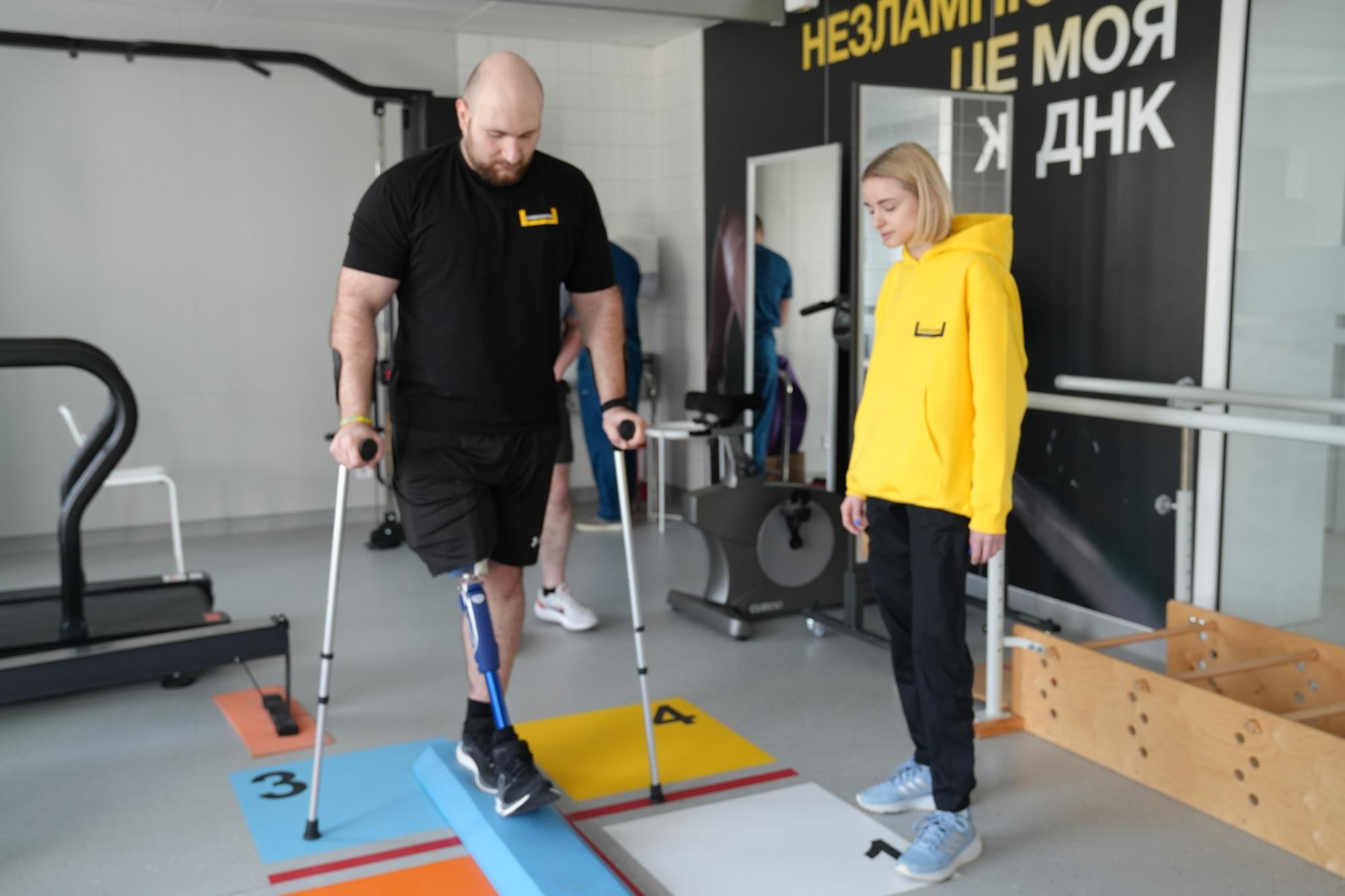 Треть жизни на войне. История защитника, даже после потери ноги планирует вернуться на фронт