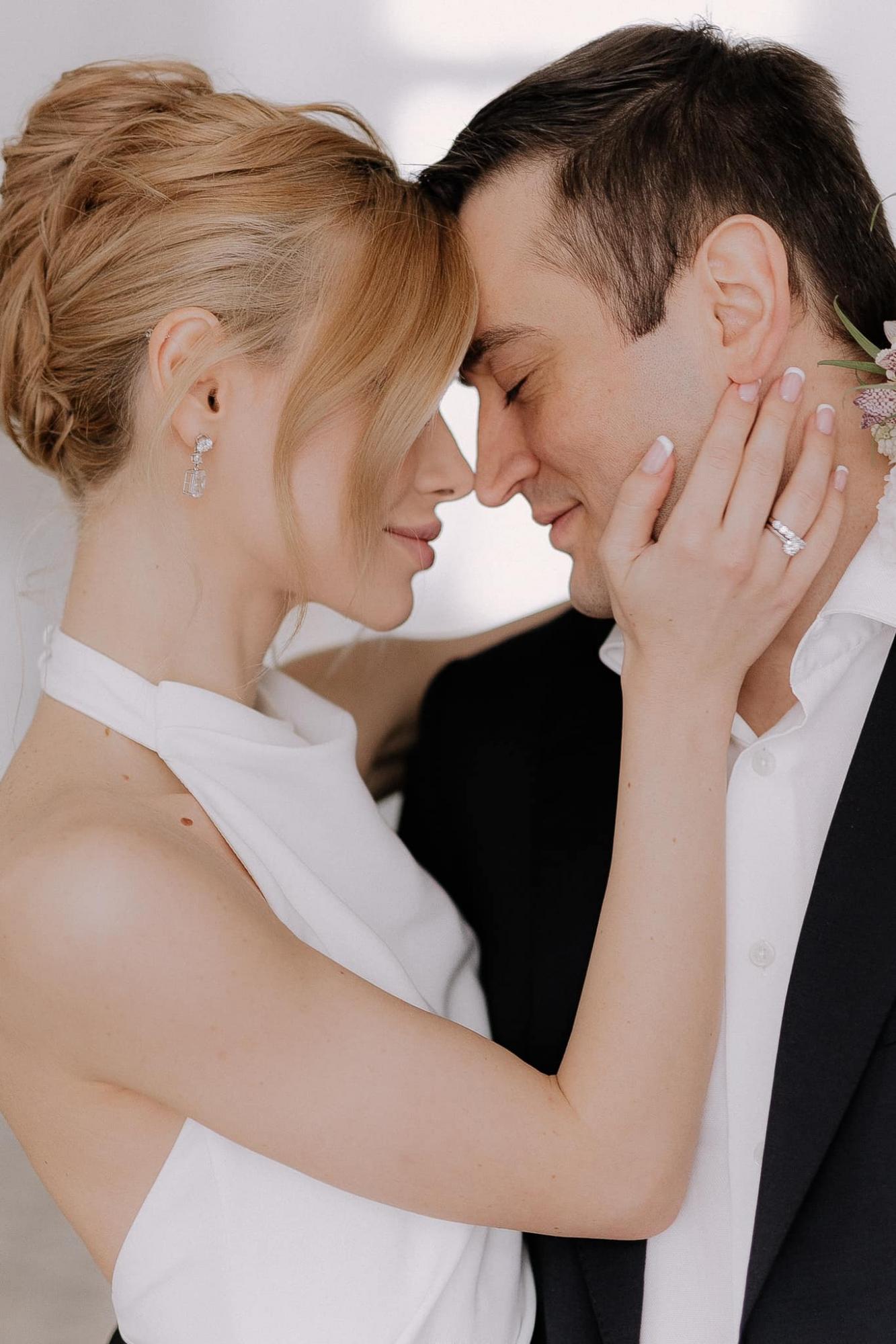 Міс Україна Всесвіт-2022 Вікторія Апанасенко вперше показала кадри з таємного весілля