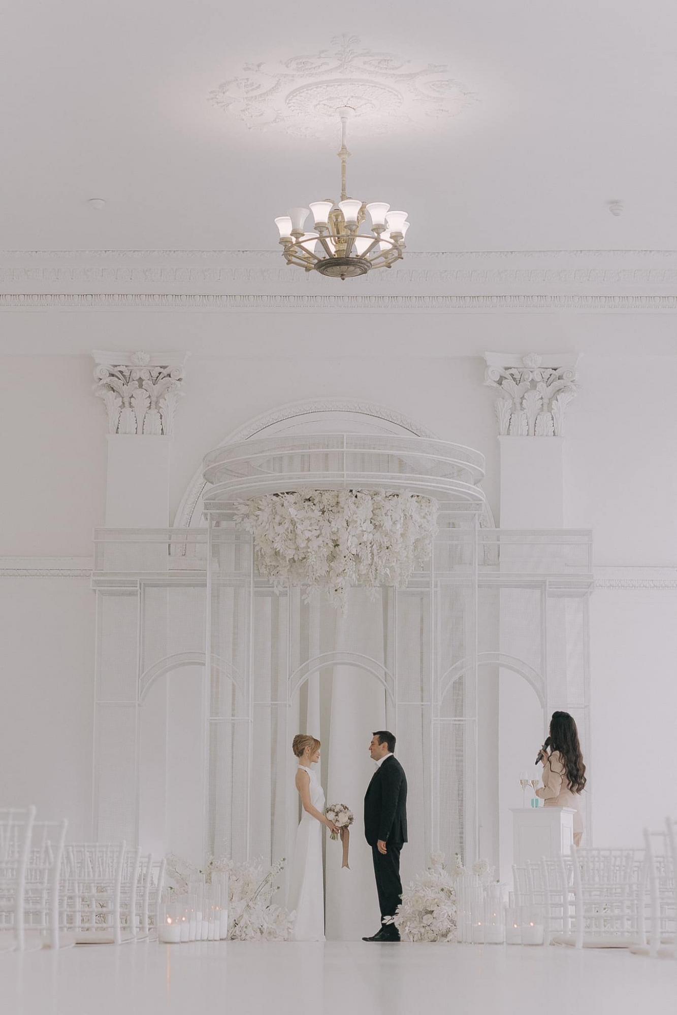 Міс Україна Всесвіт-2022 Вікторія Апанасенко вперше показала кадри з таємного весілля