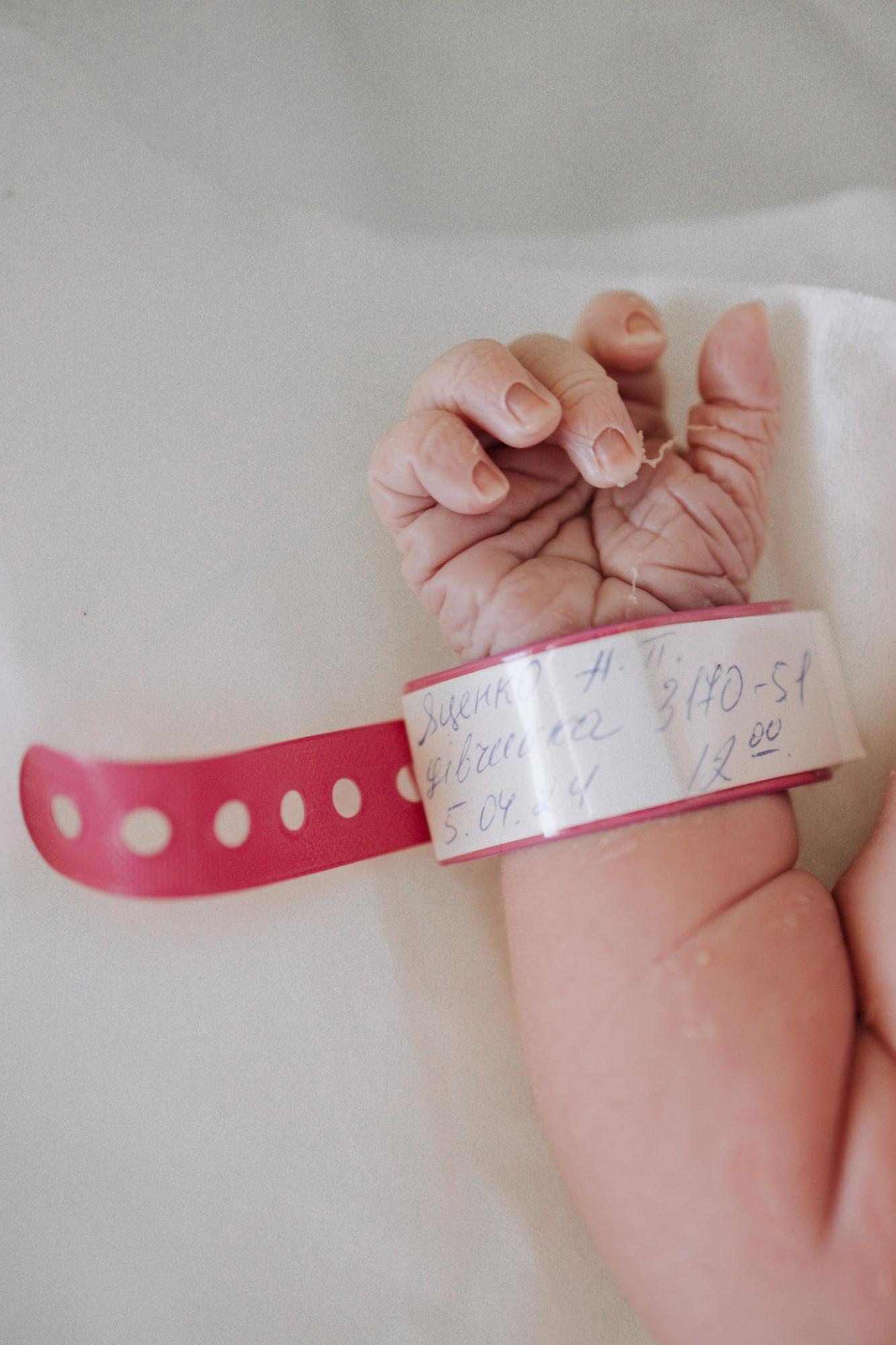 Известный кинопродюсер и воин ВСУ впервые стал отцом (фото)