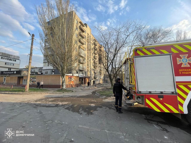 Aftermath of Russian strike on high-rise in Donetsk region revealed