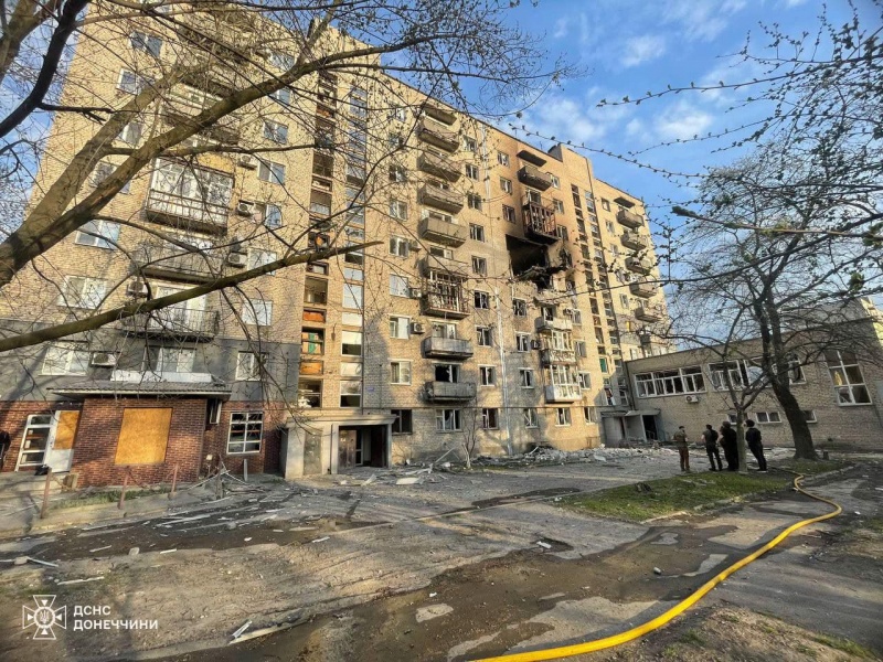 Aftermath of Russian strike on high-rise in Donetsk region revealed