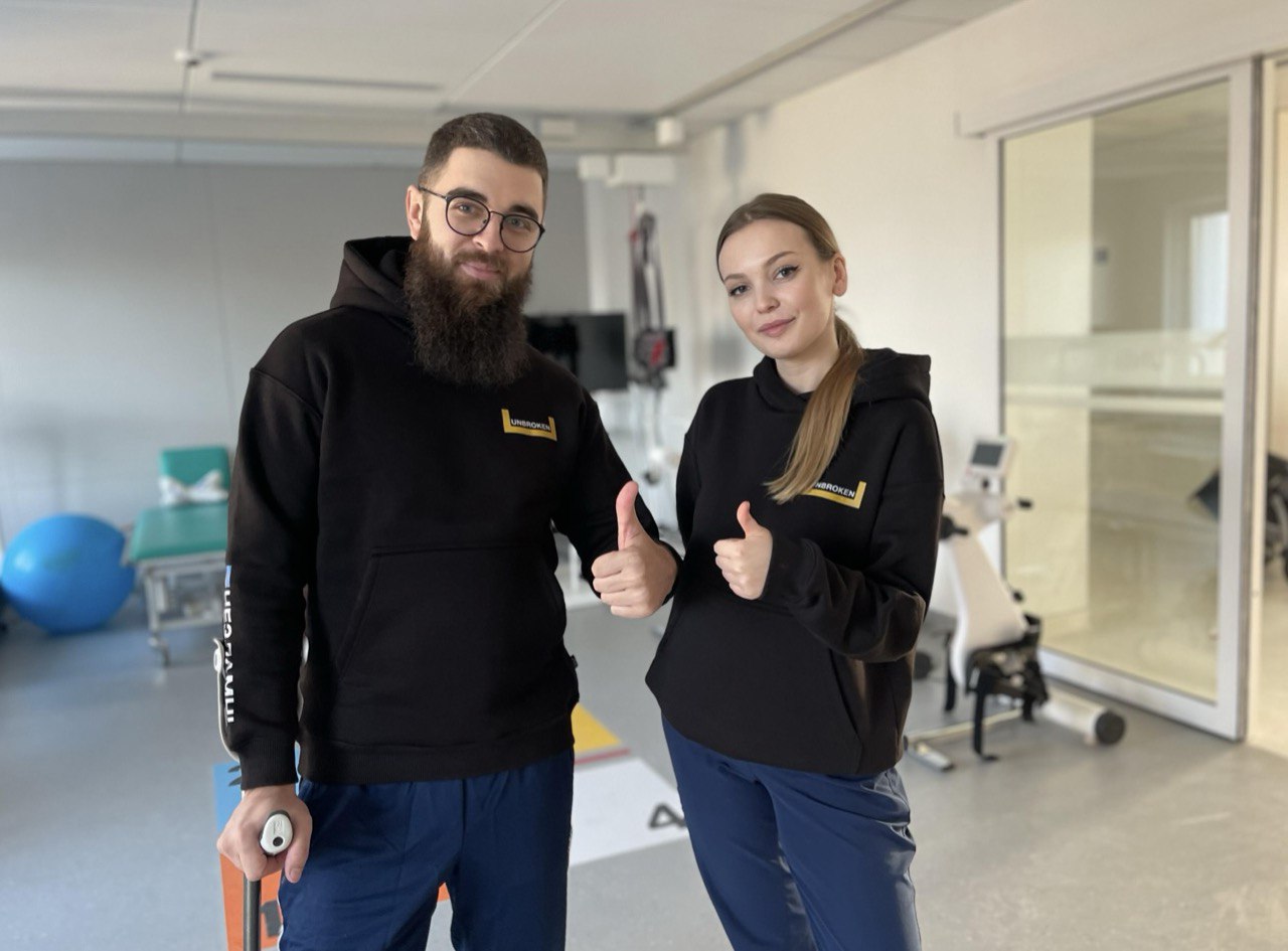 Перенес 10 операций за 5 месяцев. Во Львове врачи &quot;ставят на ноги&quot; раненого боевого медика