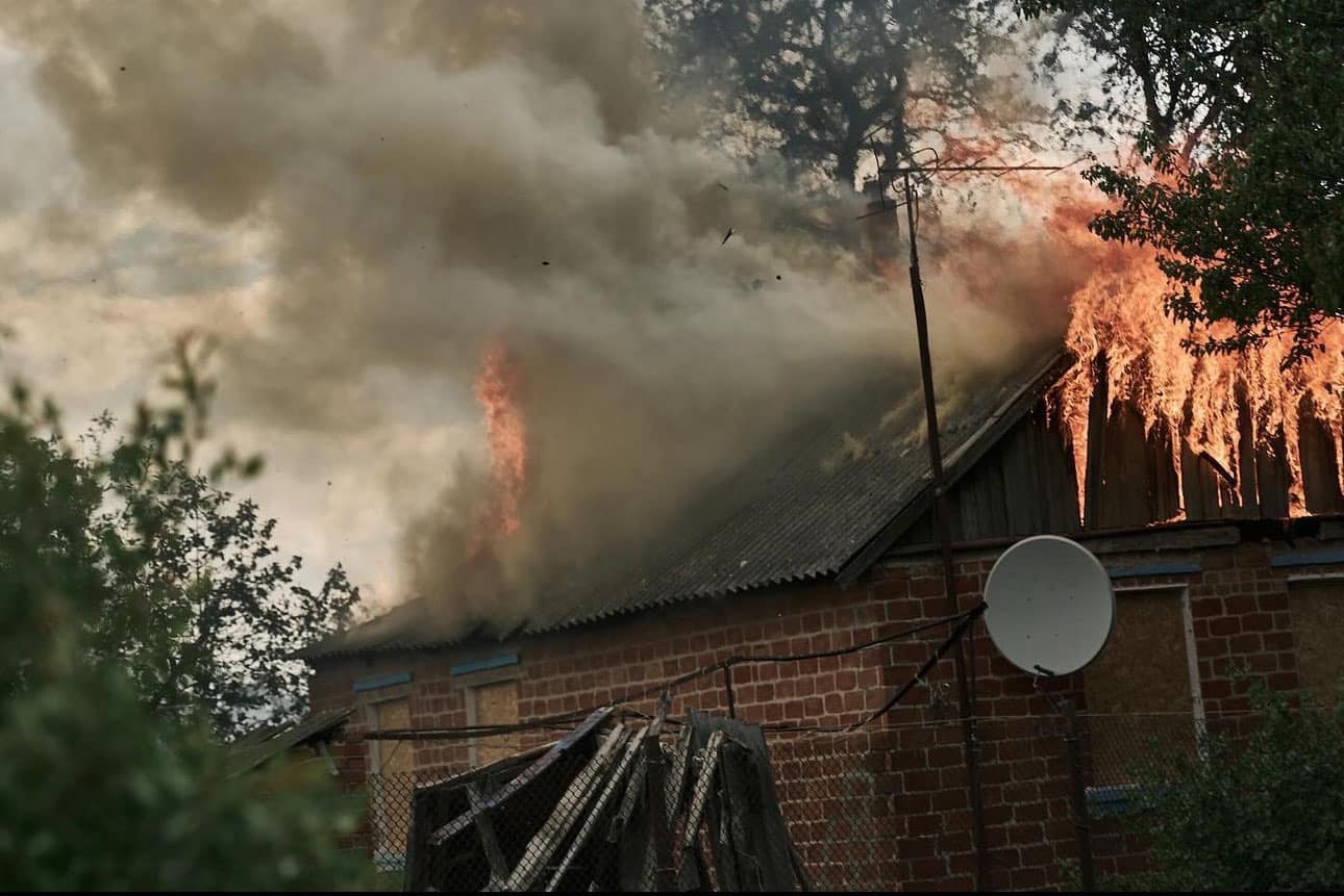 &quot;Справжні звірства&quot;. Росіяни у Вовчанську розстрілюють цивільних і полюють на волонтерів