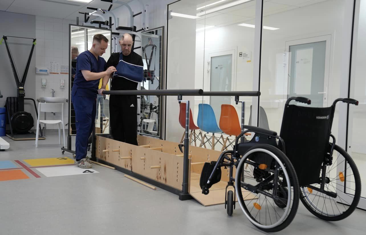 &quot;Уламок застряг за міліметр від аорти&quot;. У Львові медики дивом врятували захисника