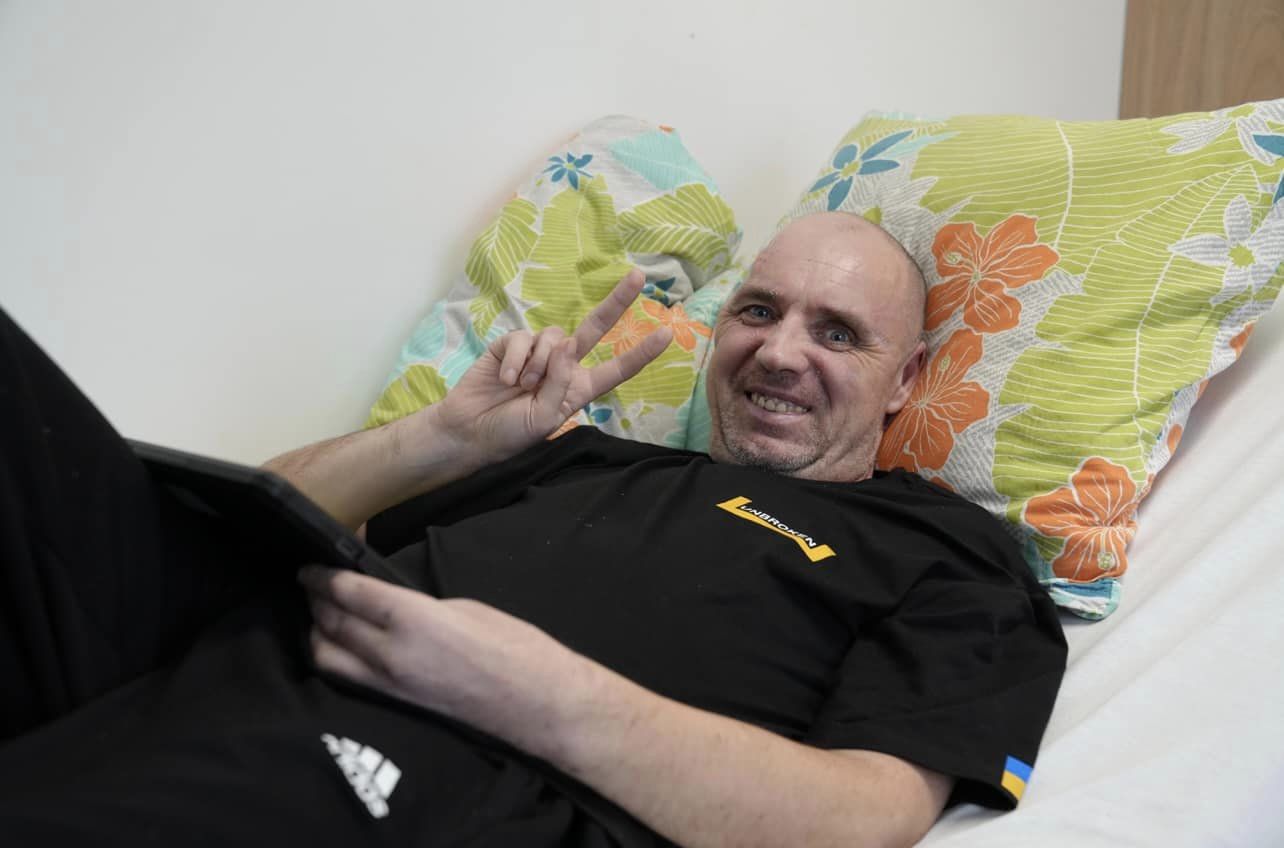 &quot;Уламок застряг за міліметр від аорти&quot;. У Львові медики дивом врятували захисника