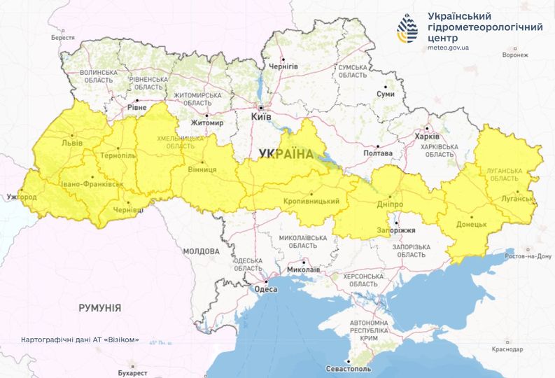 Грозы и шквальный ветер: в Украине объявили штормовое предупреждение