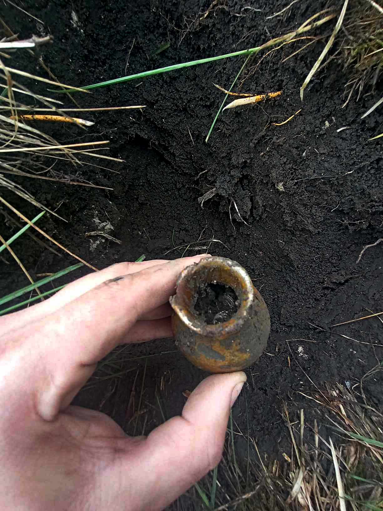 Під Одесою знайшли горщик зі скарбами Кримського ханства (фото)