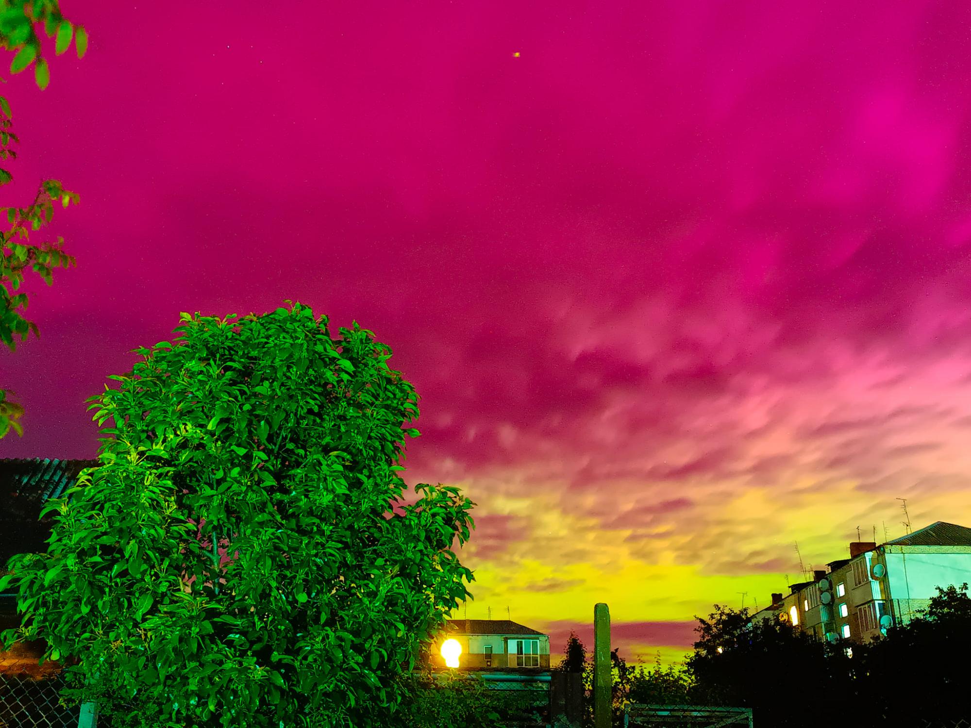 Над Україною з'явилось північне сяйво: неймовірні фото