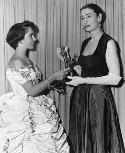 Спасла украинскую вышивку от &quot;советов&quot; и получила &quot;Оскар&quot;. Удивительная история жизни Варвары Каринской