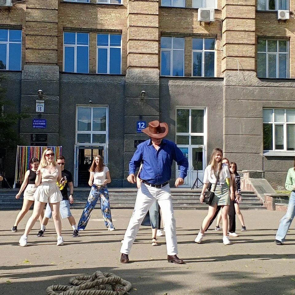 Волонтер Майк Уилсон: Сын мне сказал – приехать в Украину во время войны было самым крутым, что я когда-то делал