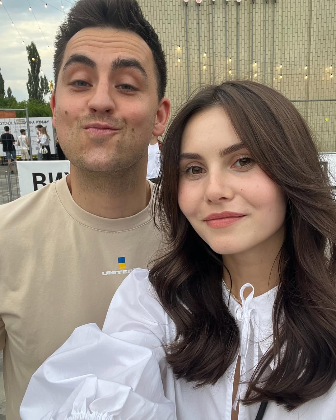 Звезда &quot;Лиги смеха&quot; объявил о помолвке с возлюбленной