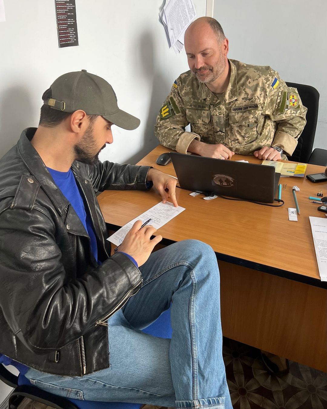 &quot;Готова была подавать патроны&quot;: Козловский вспомнил начало отношений с женой