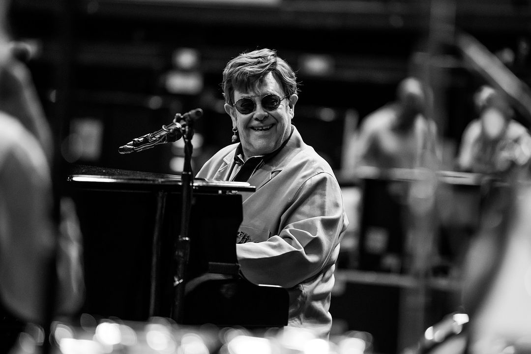 Елтон Джон частково втратив зір і зворушив зверненням до шанувальників