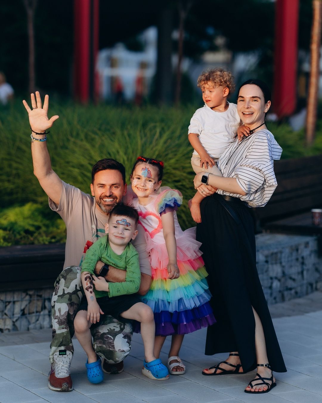 Инна Мирошниченко объяснила, почему ее дочери будут учиться в разных классах