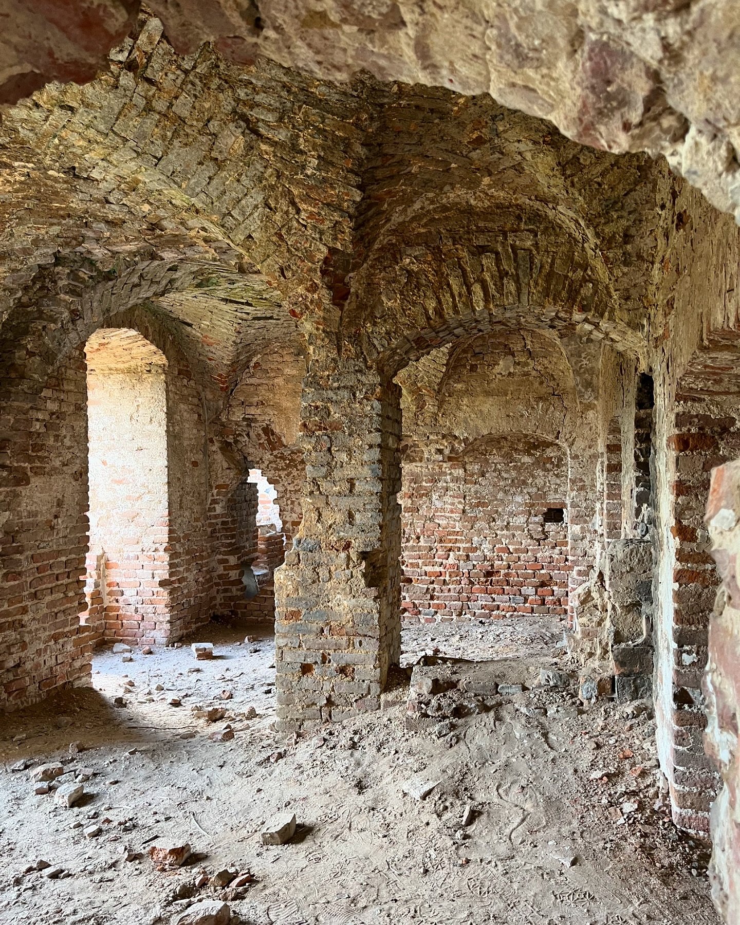 На Волыни обнаружили руины костела и монастыря кармелитов: что известно (фото)