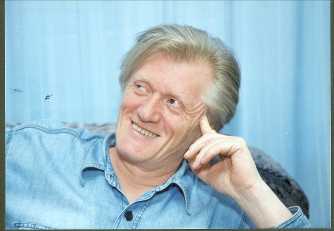 Как сегодня выглядит Юрий Рыбчинский - легендарный поэт, чьи песни исполняют украинские знаменитости