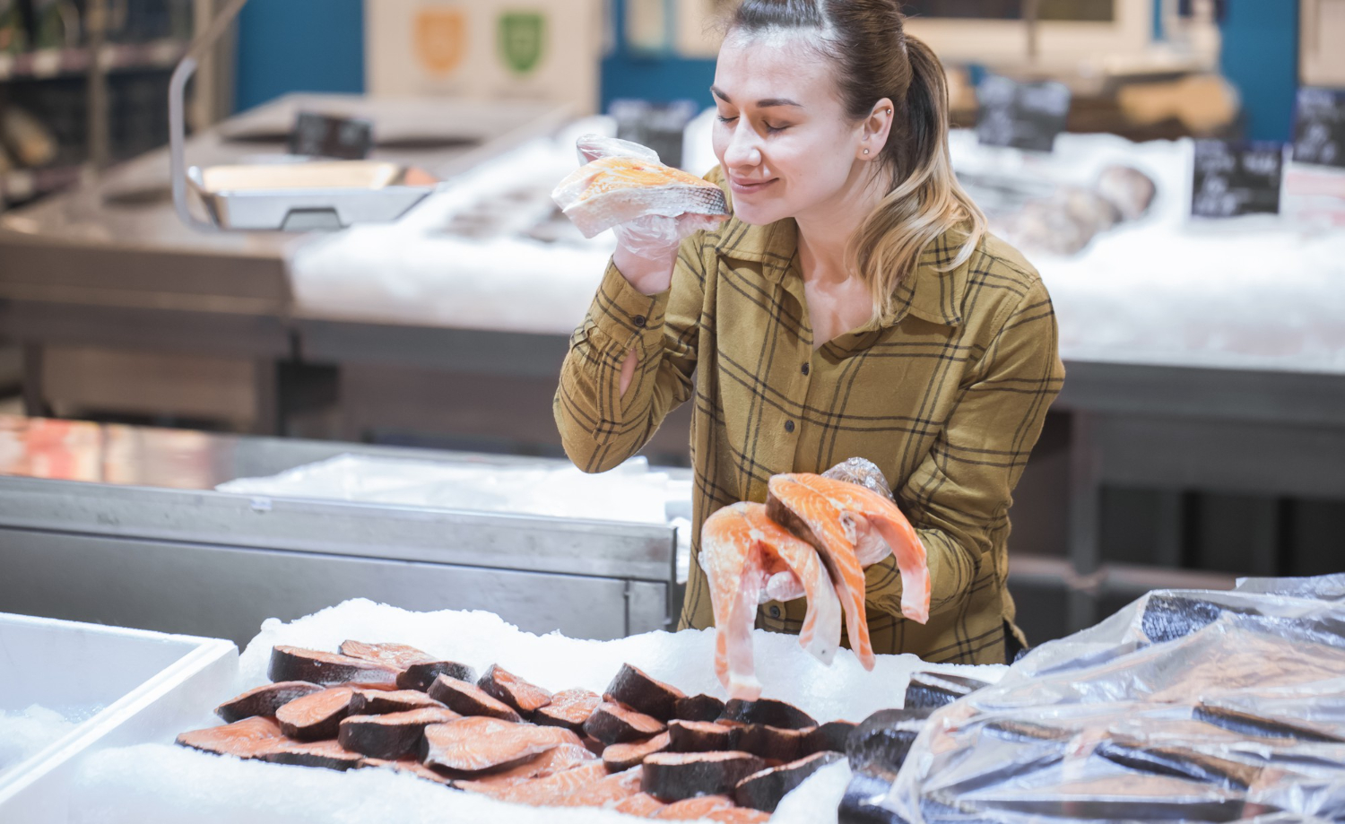 Какую &quot;деликатесную&quot; рыбу лучше покупать - дикую или выращенную в условиях аквакультуры?