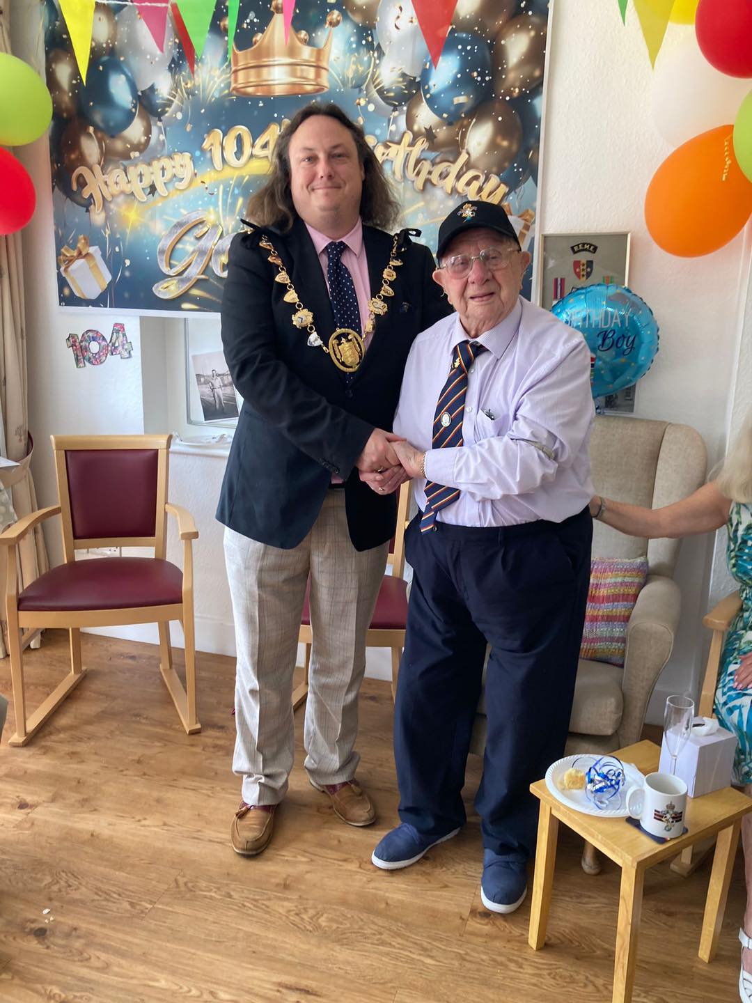 104-річний ветеран війни розкрив свій секрет довголіття, від якого лікарі в шоці