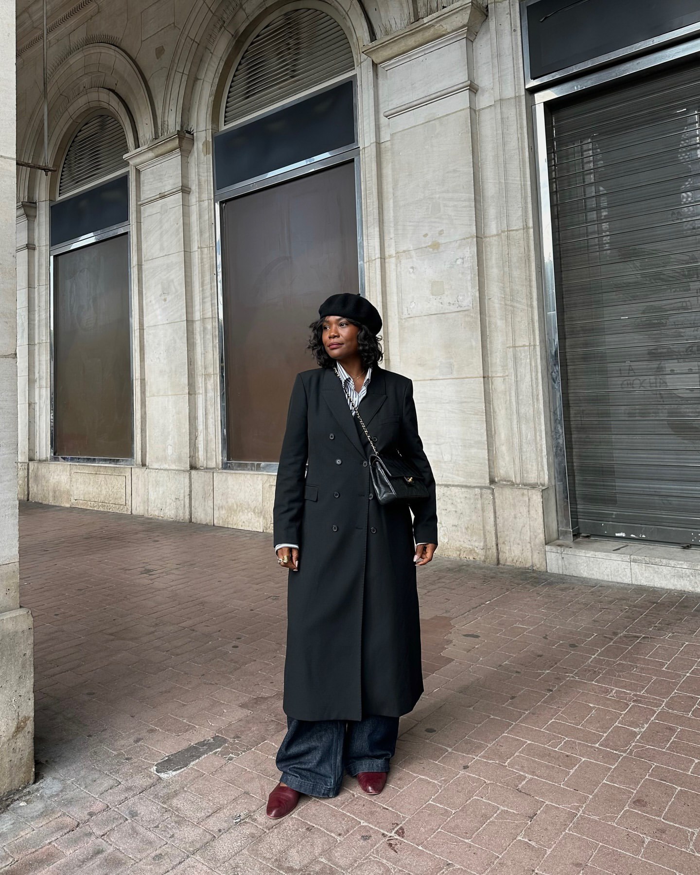 Базовий гардероб на осінь: 5 стильних образів із джинсами, які виділять вас із натовпу