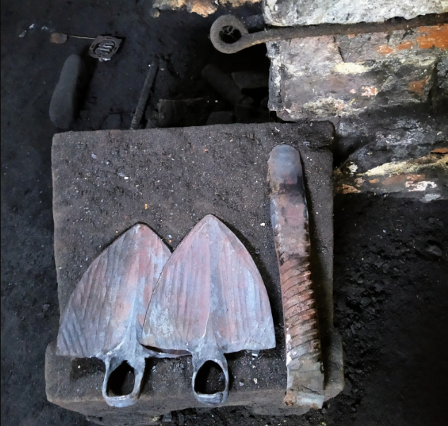 Механізми 18 сторіччя. В Україні діє єдина водяна кузня за старовинними традиціями