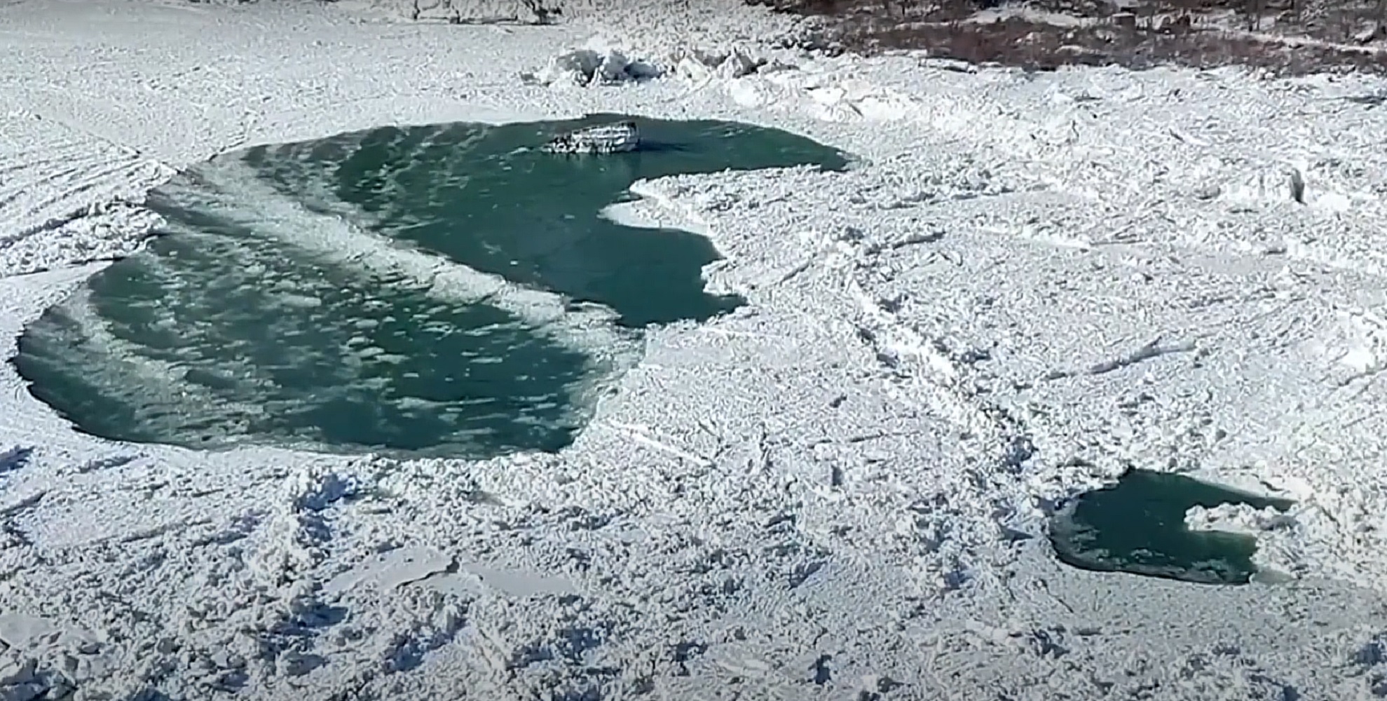 Невероятно величественное зрелище: Ниагарский водопад замерз и покрылся льдом