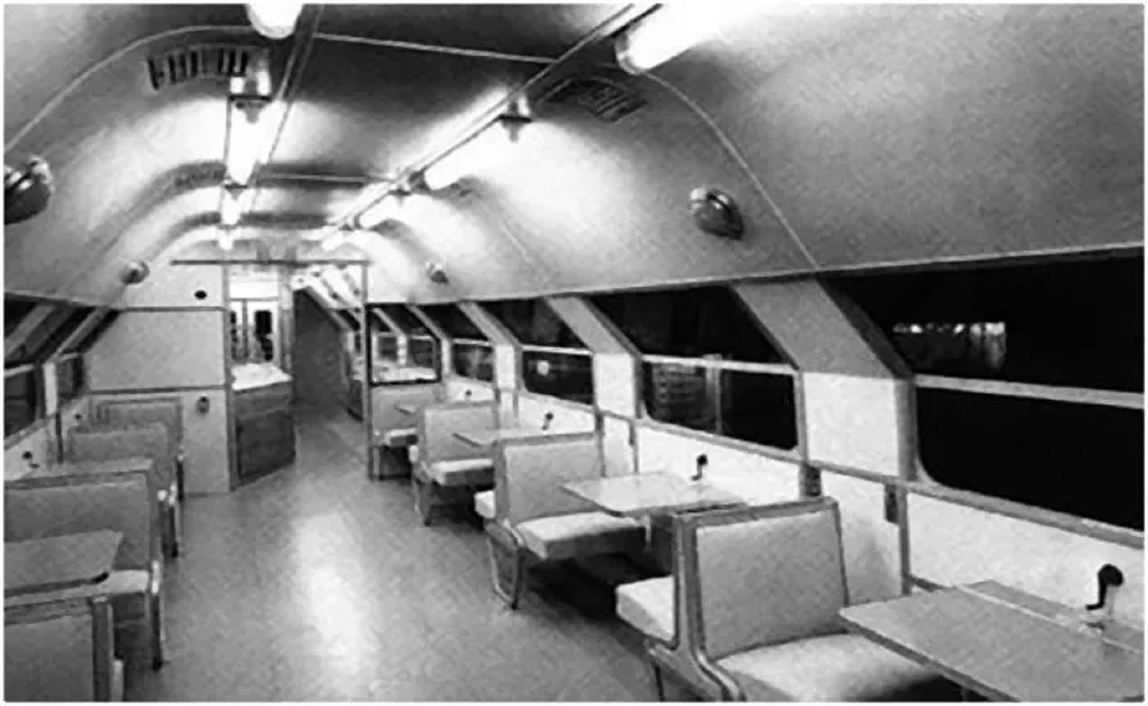 Единственный в Украине: каким был уникальной двухэтажный поезд Львов-Ковель