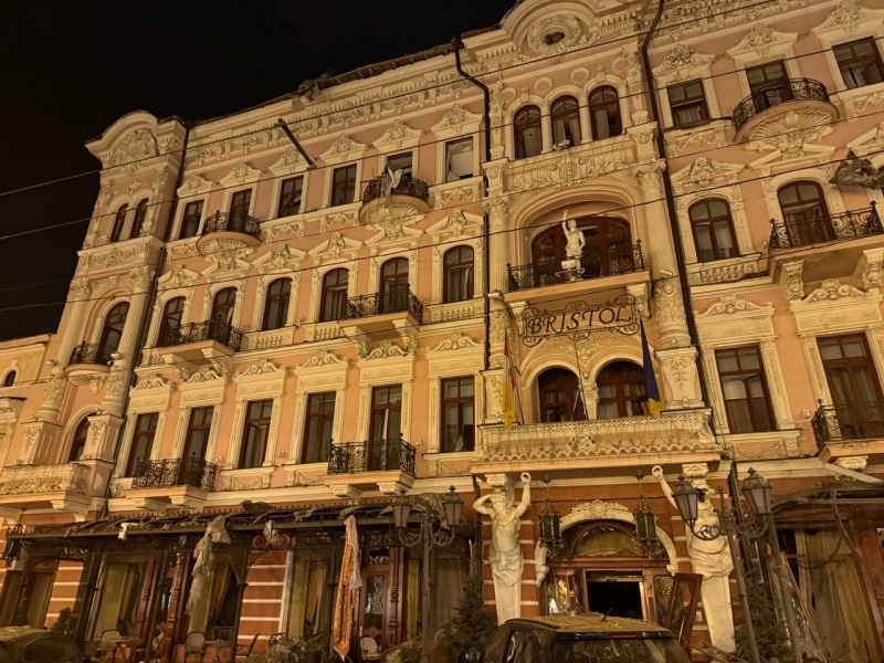 What the Bristol Hotel in Odesa looks like after missile attack: Photos emerged